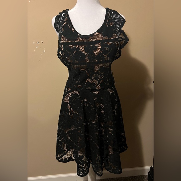 NWT For Love And Lemons Lace cross-back Black Giana Women’s Dress NEW WITH TAG - Picture 9 of 9